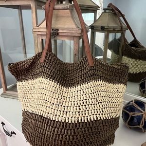 Old Navy straw bag